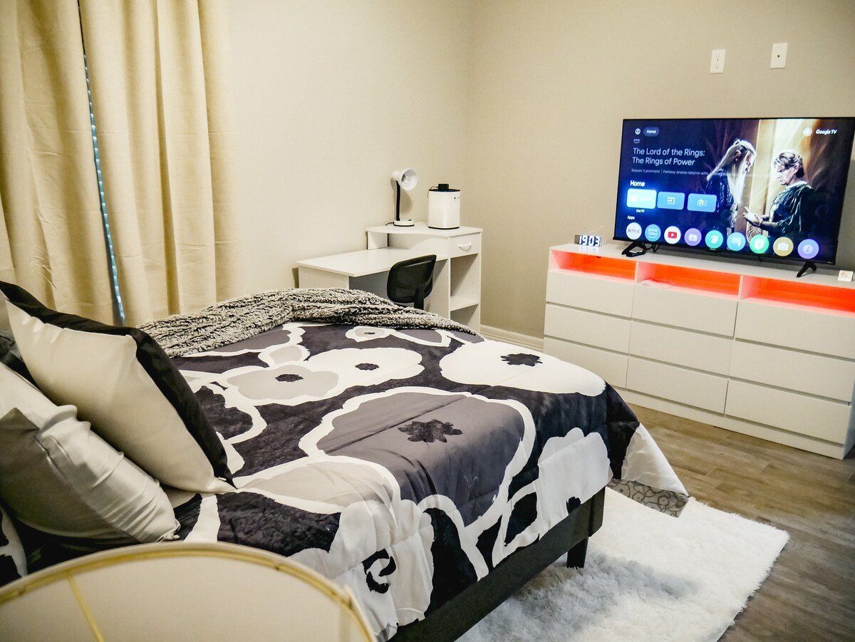 Premier Luxe Villa — bedroom 2
