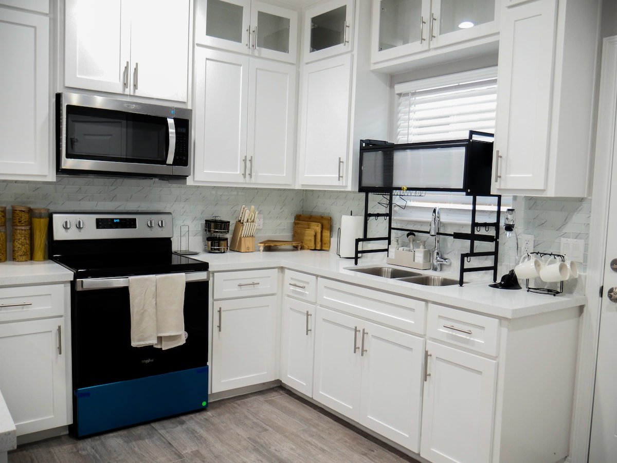 Premier Luxe Villa — kitchen