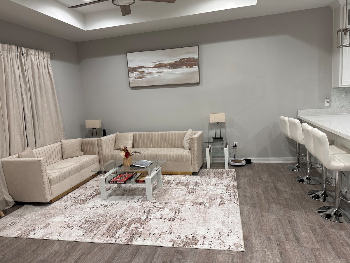 Premier Luxe Villa — living room
